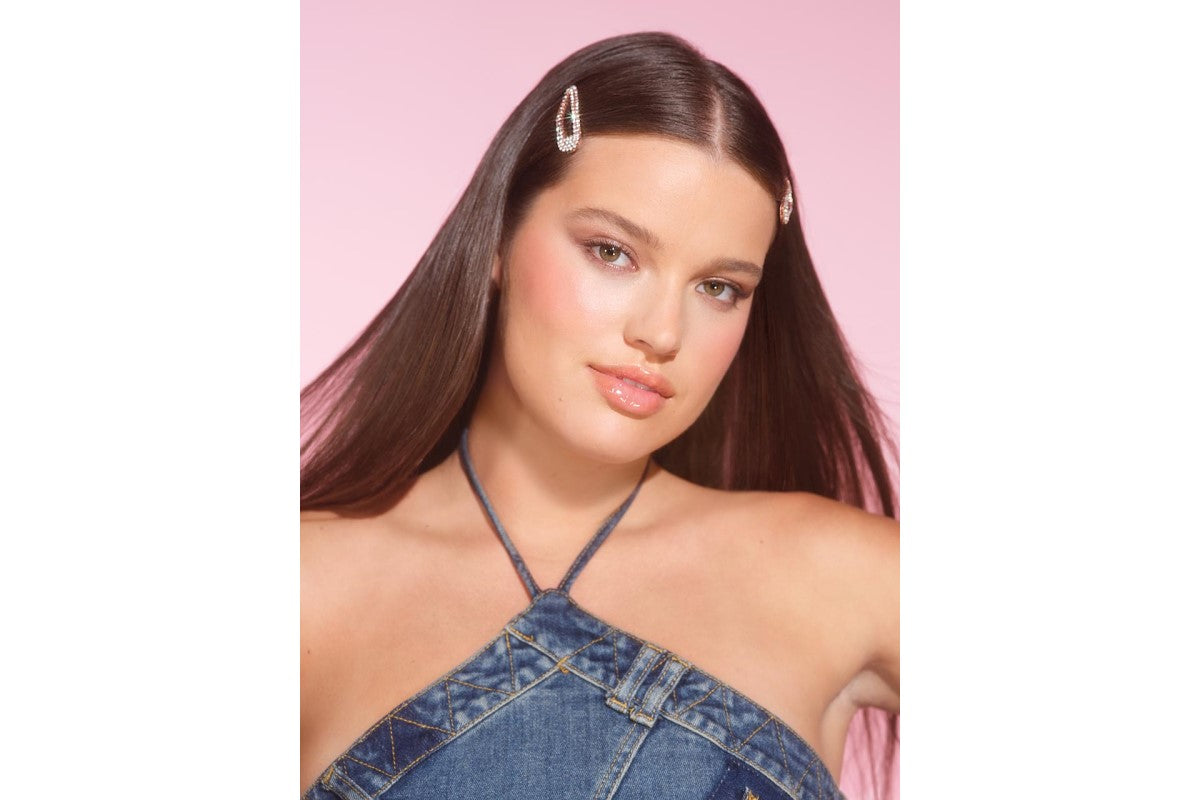 Y2K Makeup Trends Making a Comeback