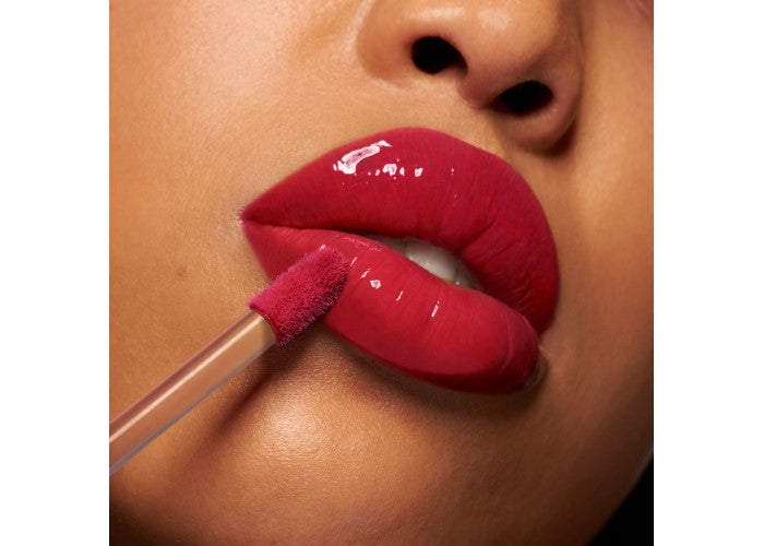 How to Achieve Glassy Lips Using Revlon Products